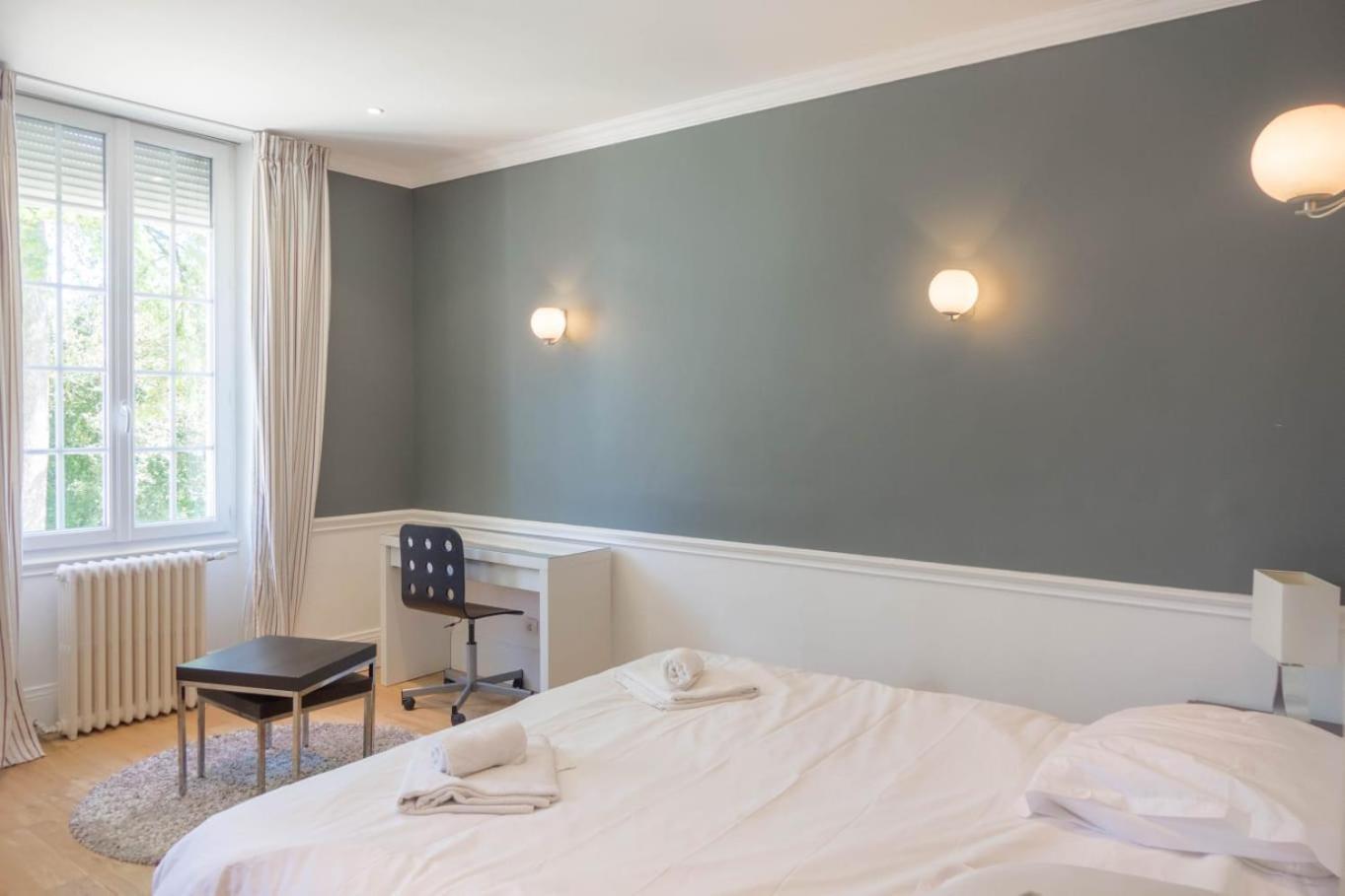 Maison Chaleureuse De 4 A 12 Personnes Neuville-aux-Bois Экстерьер фото