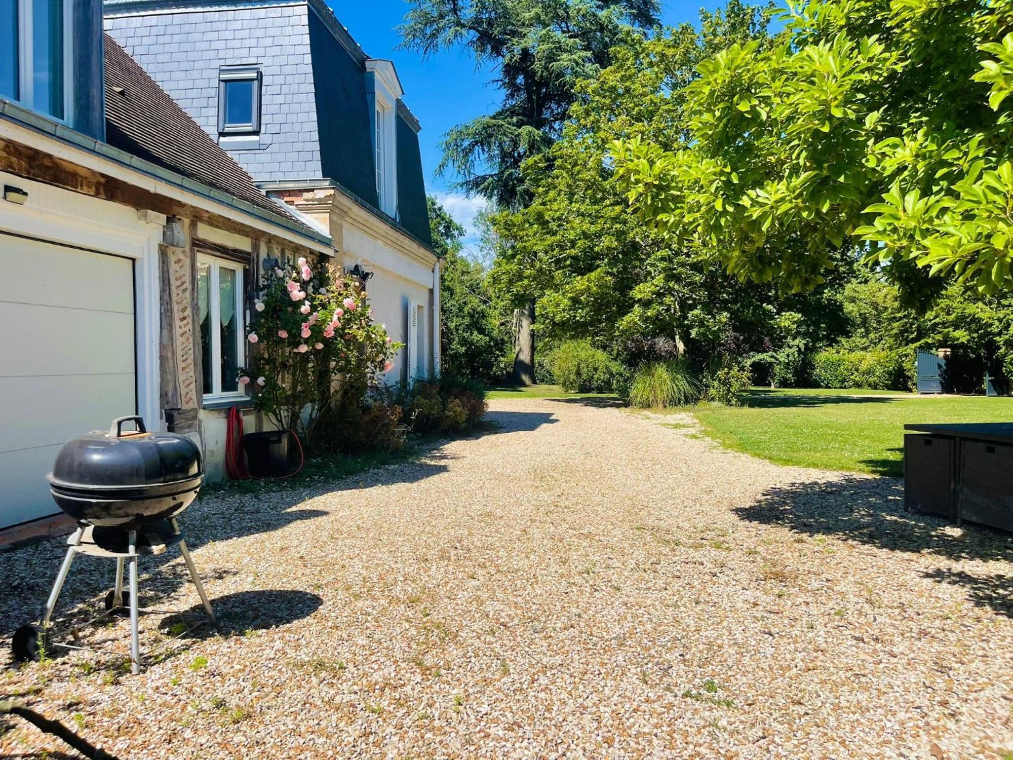 Maison Chaleureuse De 4 A 12 Personnes Neuville-aux-Bois Экстерьер фото