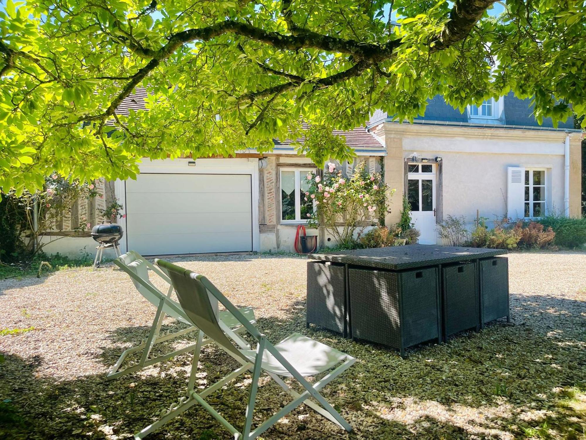 Maison Chaleureuse De 4 A 12 Personnes Neuville-aux-Bois Экстерьер фото