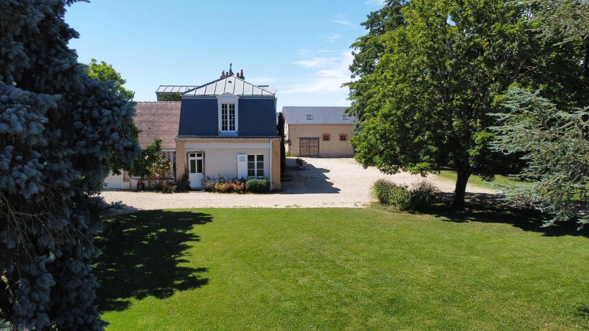 Maison Chaleureuse De 4 A 12 Personnes Neuville-aux-Bois Экстерьер фото