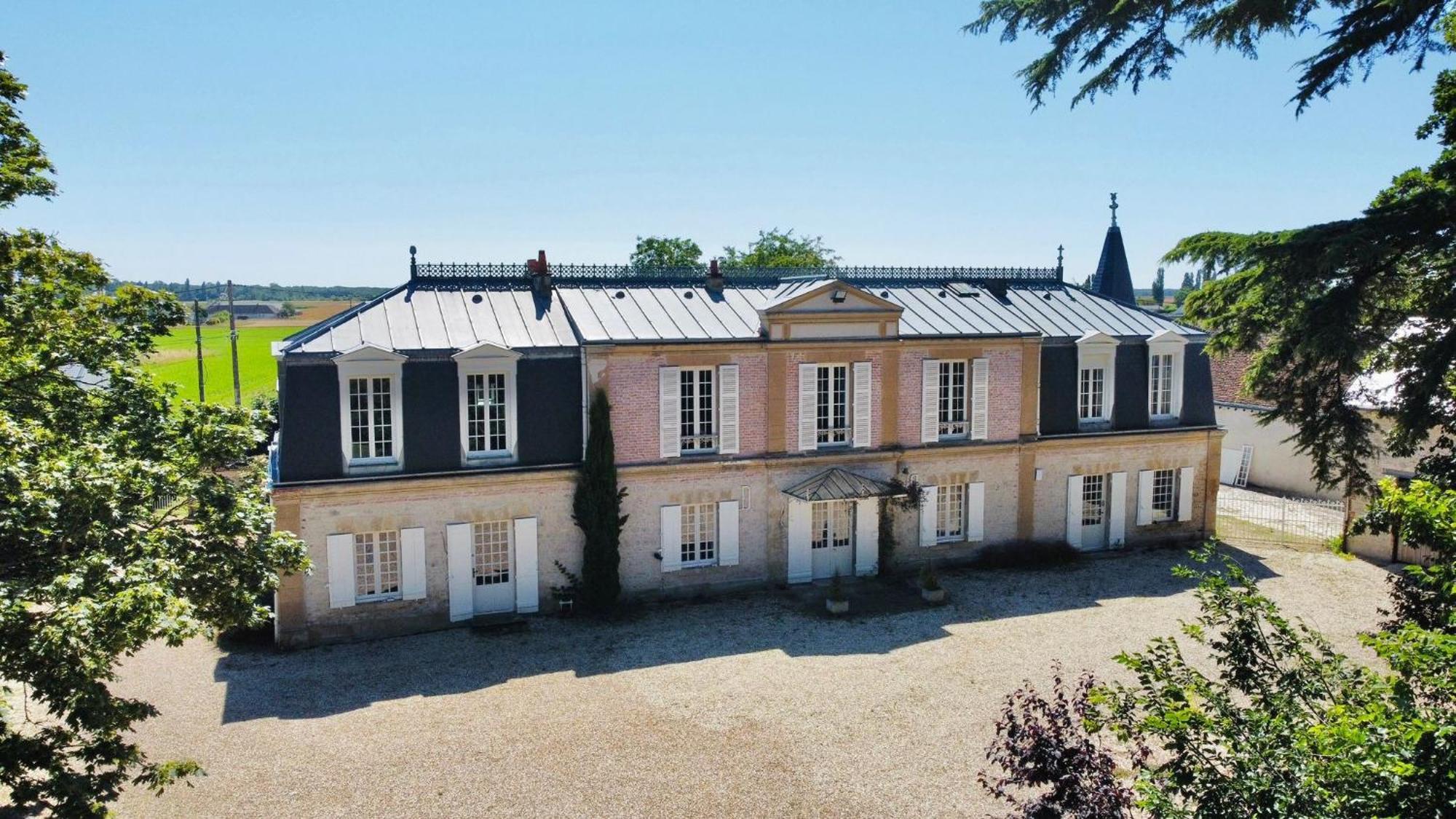 Maison Chaleureuse De 4 A 12 Personnes Neuville-aux-Bois Экстерьер фото